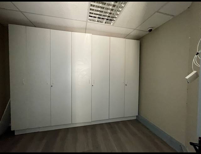 265M² OFFICE TO LET IN BRYANSTON